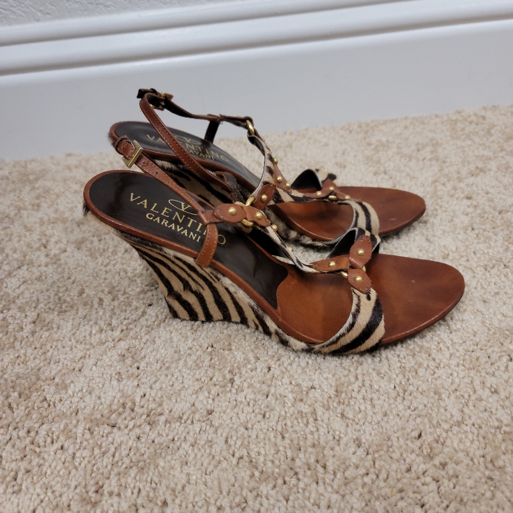 Valentino Garavani Brown Leather and Zebra-Print Stud Sandals - Picture 2 of 7